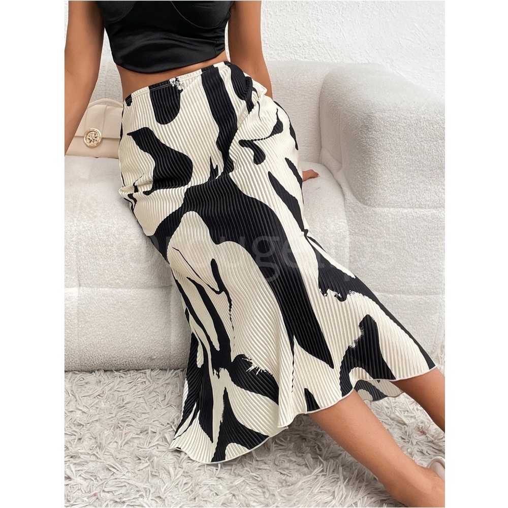 Pleated Black on Off White Midi Skirt Graphic Print